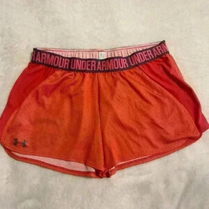 Under Armour Heat Gear Women’s Loose Play Up Shorts with front side pockets